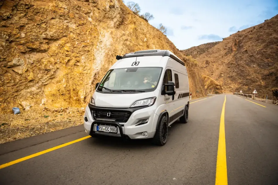 Luna Trips Girit filosuna ait Crosscamp 541 Elektron karavan